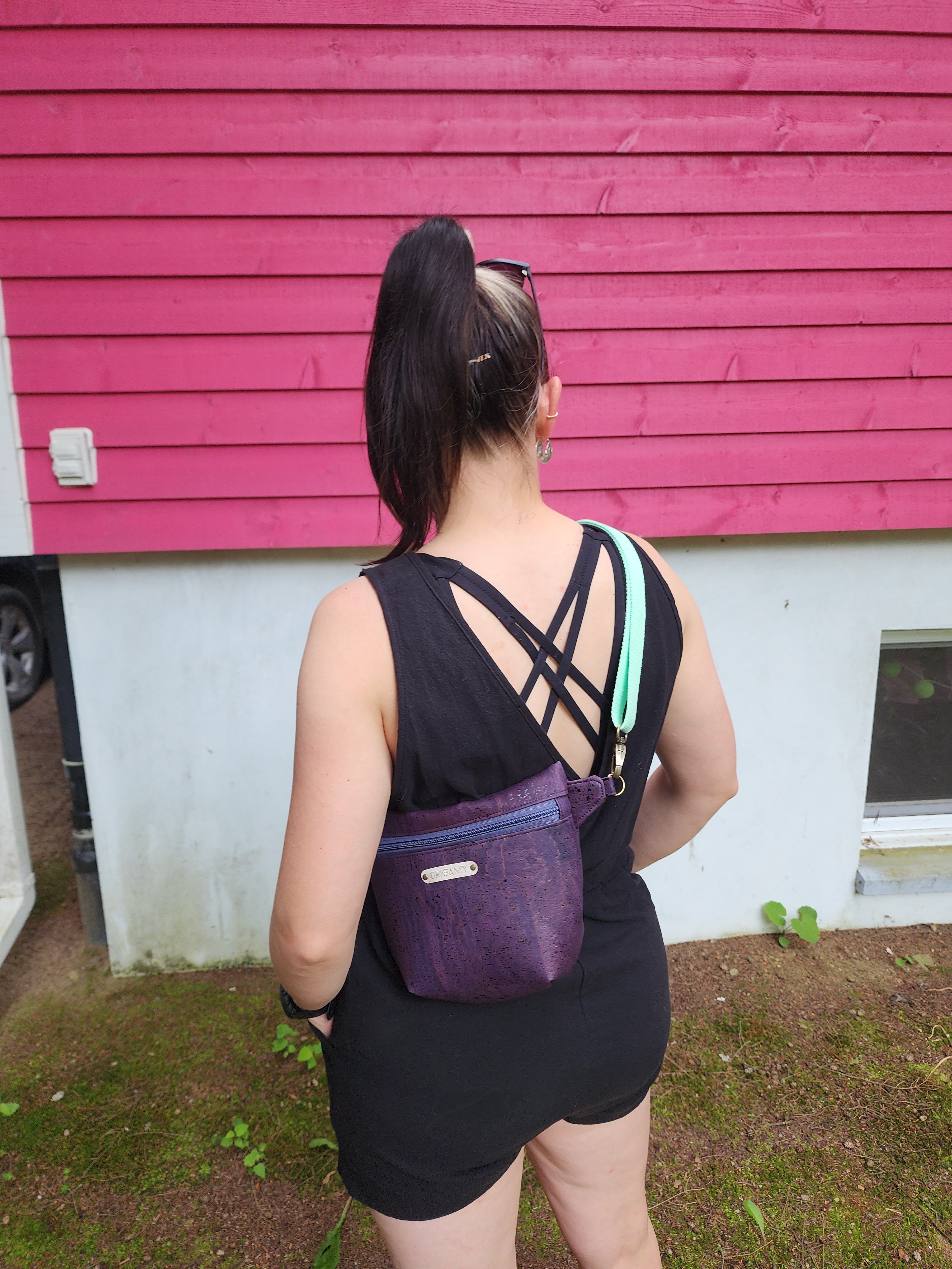Sac banane Billie en liège aubergine