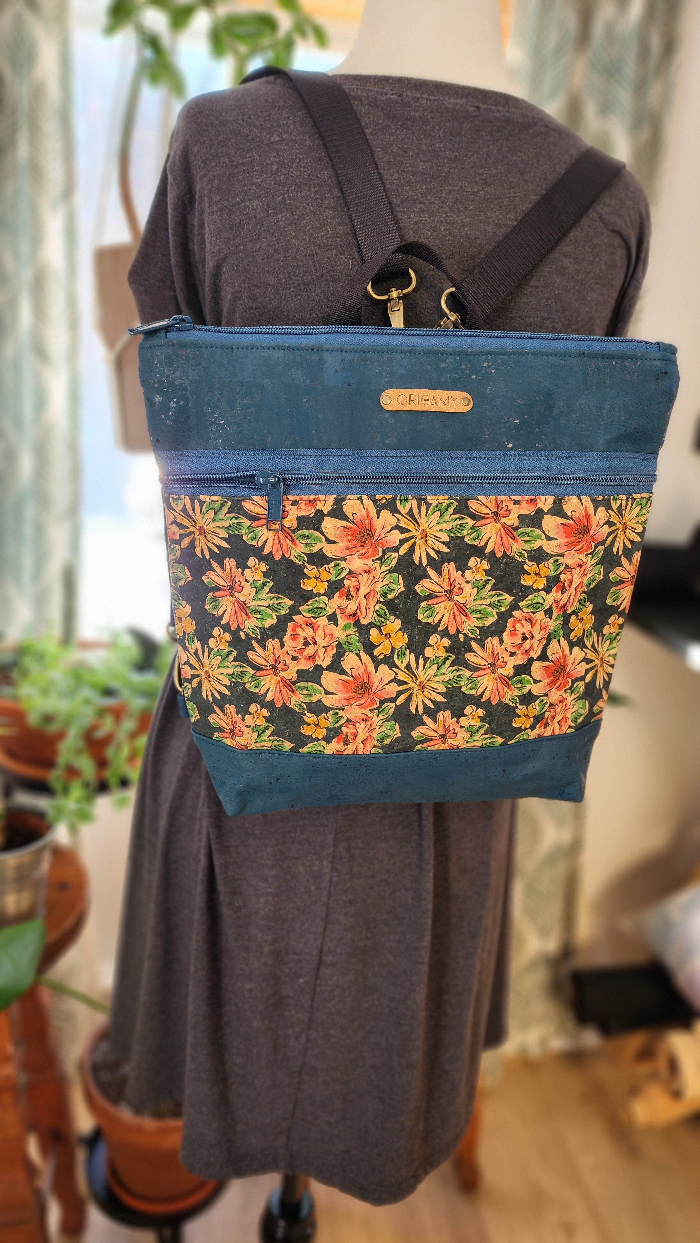 Sac en liège sarcelle et fleurs multicolores