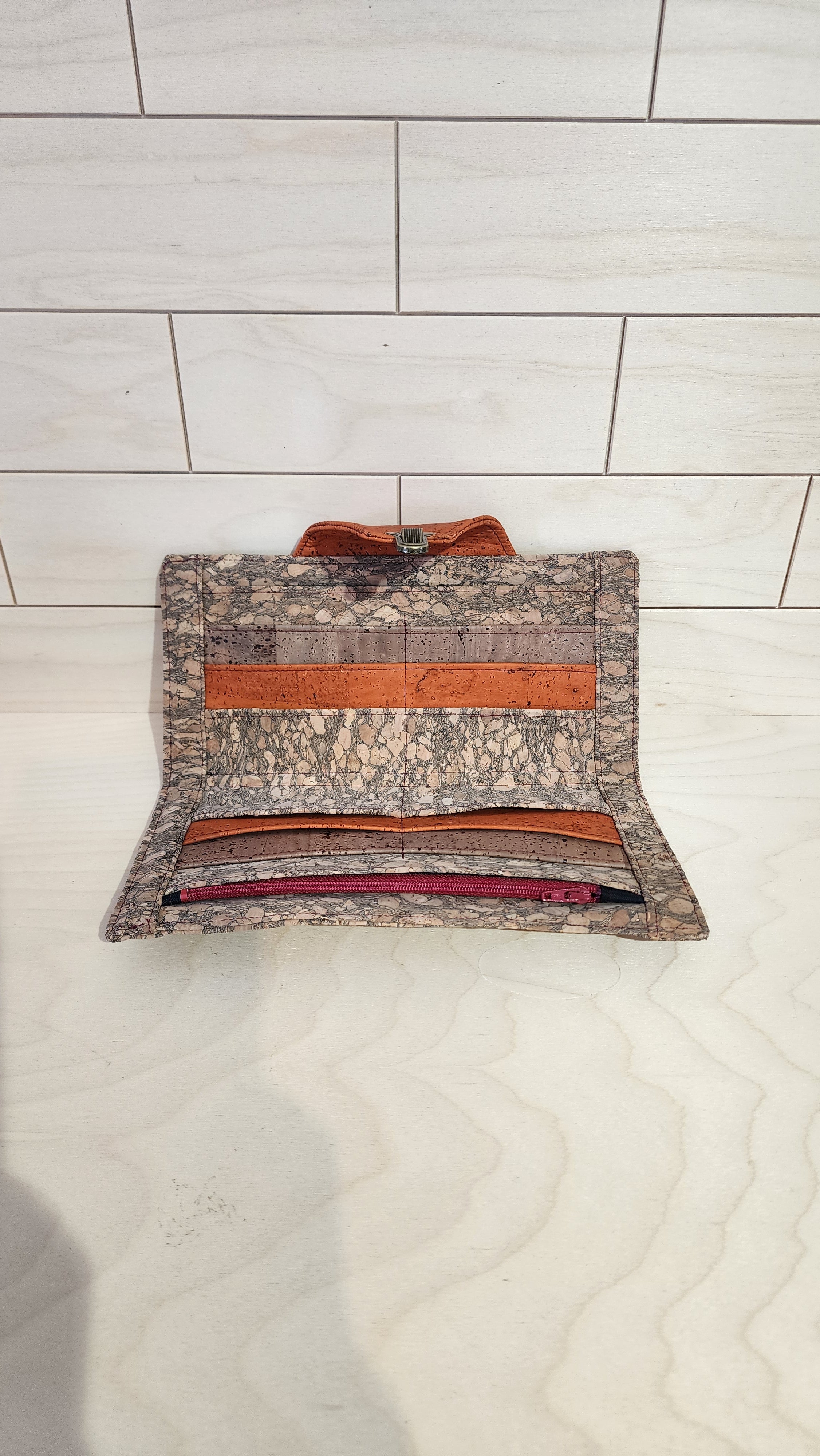 Portefeuille Okaassan en liège fait main au Québec