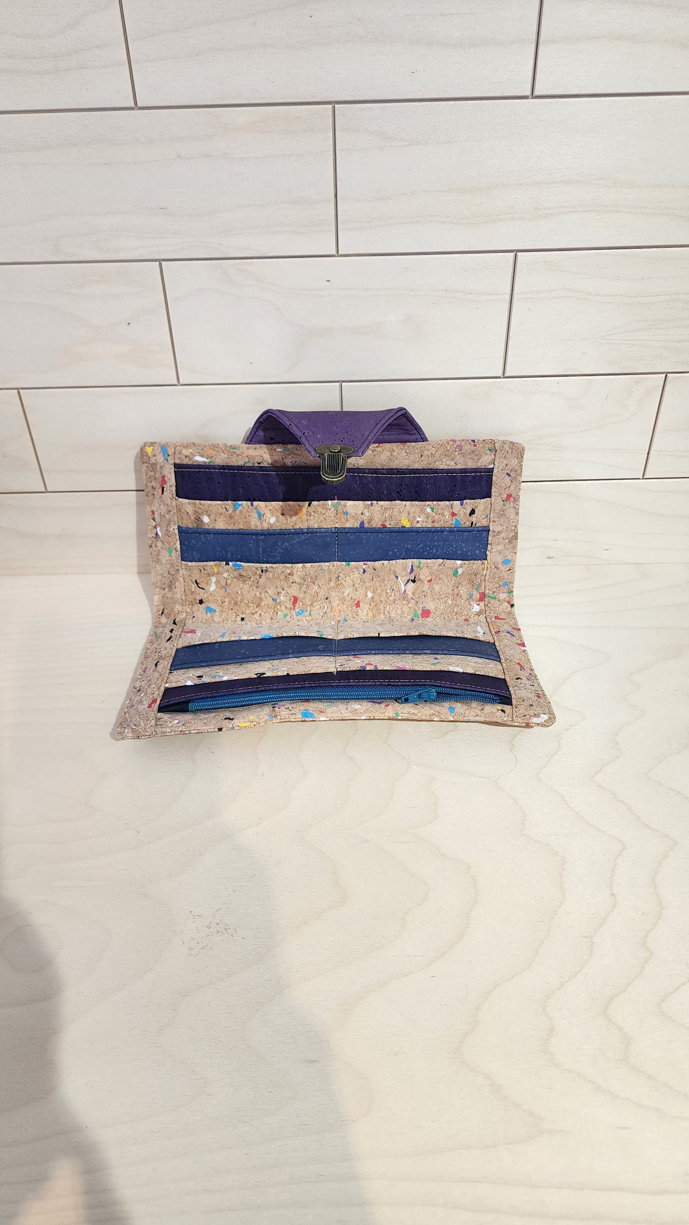 Portefeuille Okaassan en liège fait main au Québec