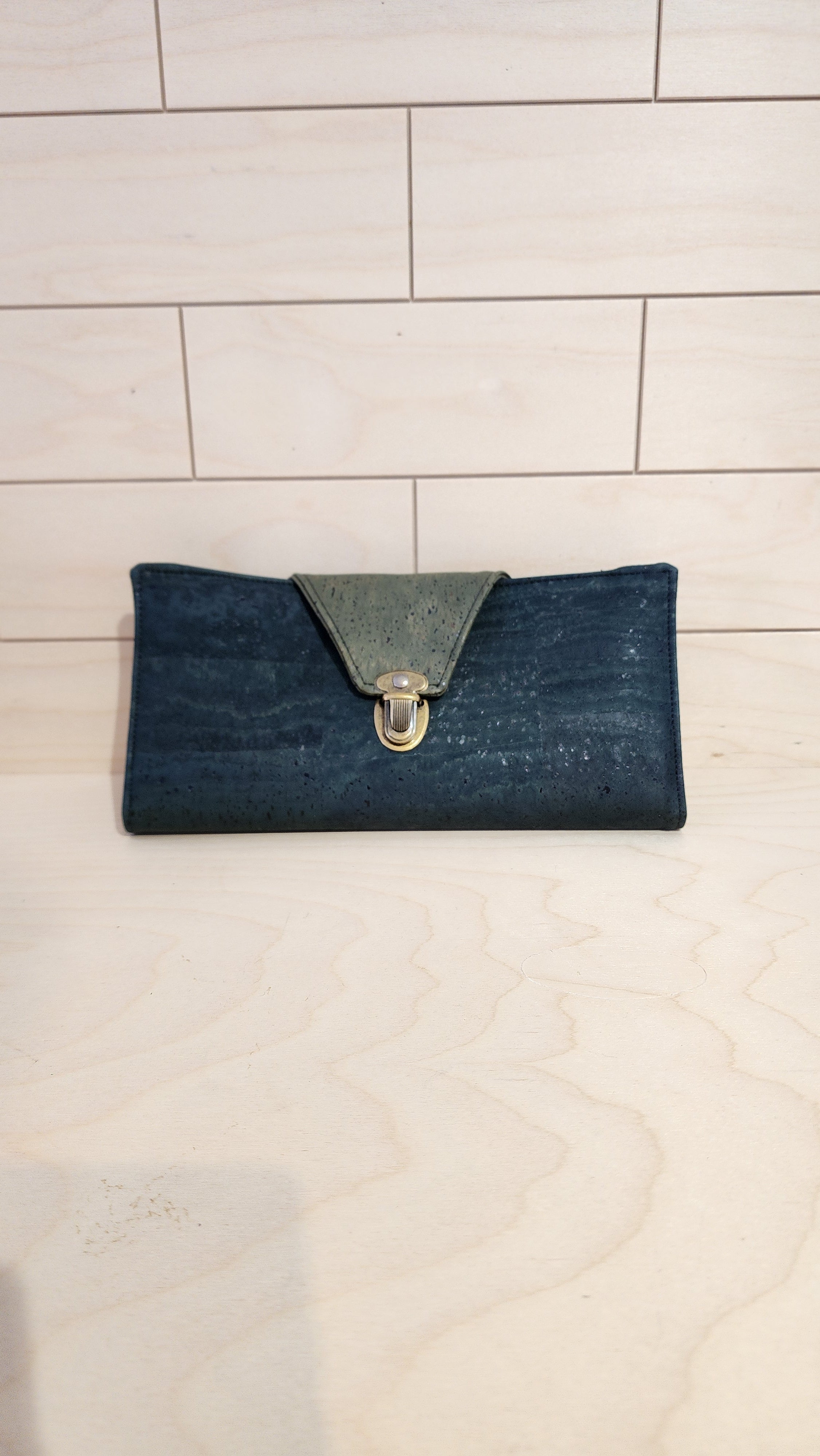 Portefeuille Okaassan en liège fait main au Québec